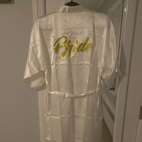 Bride Robe - Picture 1 of 2